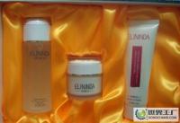 溫州伊琳達化妝品連鎖批發 專業補水套裝供應，打造健康水潤肌膚